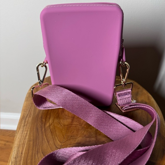 Peepers Prink Orchid Silicone Crossbody Bag Adjustable Strap - Picture 4 of 4